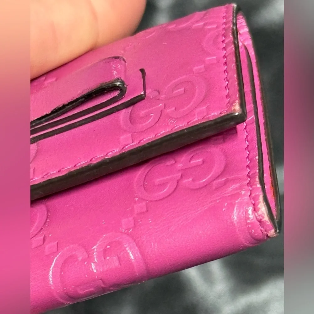 Gucci pink key holder